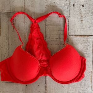 Victoria’s Secret Red Bra♥️